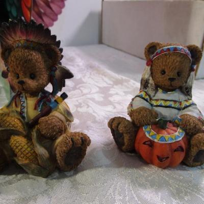 Sale Photo Thumbnail #416: Pilgrim & Indian bear set, turkey, "Thanks" statue, 1 turkey candle, 4 honeycomb turkeys