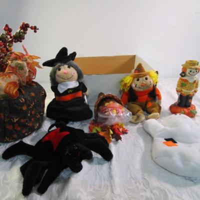Sale Photo Thumbnail #437: Scarecrow, witch bat ghost, cornucopia, fabric pumpkin, Hallmark scarecrow candle holder, see pictures