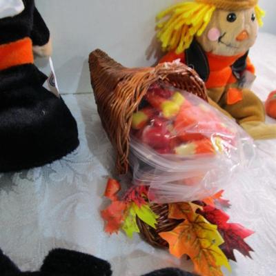 Sale Photo Thumbnail #442: Scarecrow, witch bat ghost, cornucopia, fabric pumpkin, Hallmark scarecrow candle holder, see pictures