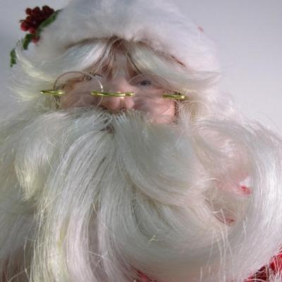 Sale Photo Thumbnail #552: Santa doll is 19" tall, Pee-a-boo Santa has batteries, kissing dogs take 3 AA batteries not included