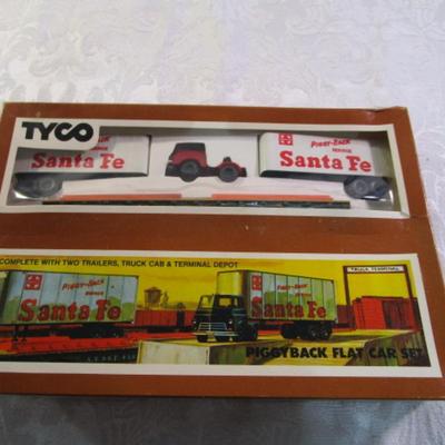 Sale Photo Thumbnail #570: HO scale, In box, See pictures