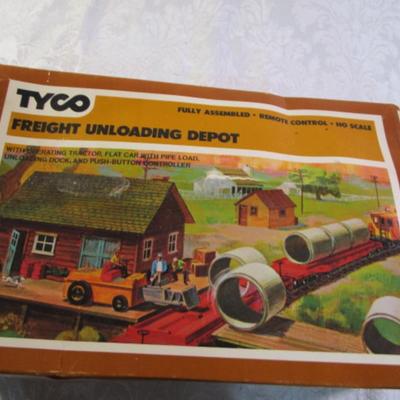 Sale Photo Thumbnail #575: HO scale, In box, See pictures