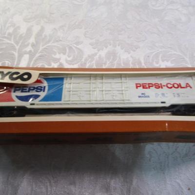 Sale Photo Thumbnail #577: HO scale, In box, See pictures