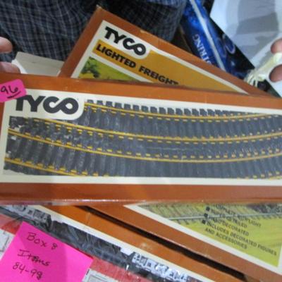 Sale Photo Thumbnail #581: HO scale, In box, See pictures