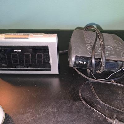 2 clock radios