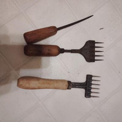 ice pick and ice chippers