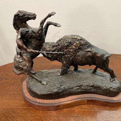 Too Close for Comfort by Burnell sculpture