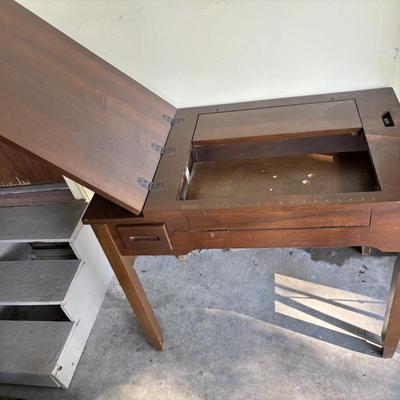 Sewing Machine Cabinet