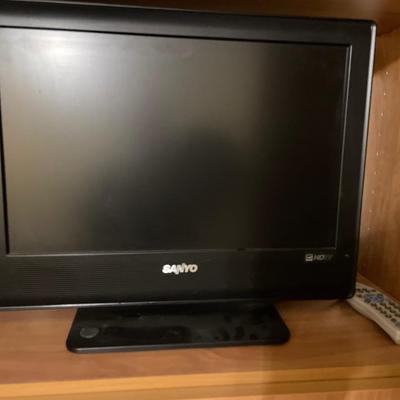 Small 18” Sanyo tv