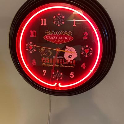Crazy Jacks casino clock