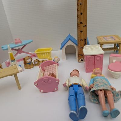 Vintage 1990s Fisher Price Dream Dollhouse Furniture Lot with Family and Accessories