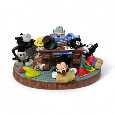 Sale Photo Thumbnail #680: Walt Disney "When Walt's Away Mickey Mouse Figurine  Clock needs new battery
Approximately 6.5"x3"