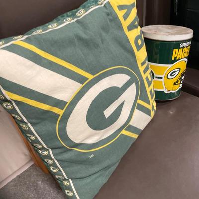 Green Bay cooler, tin & pillow