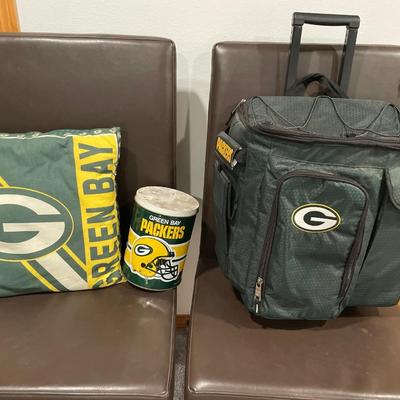 Green Bay cooler, tin & pillow