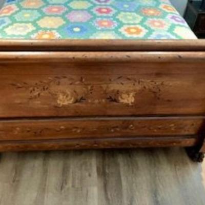 Decorative Queen Size Bed