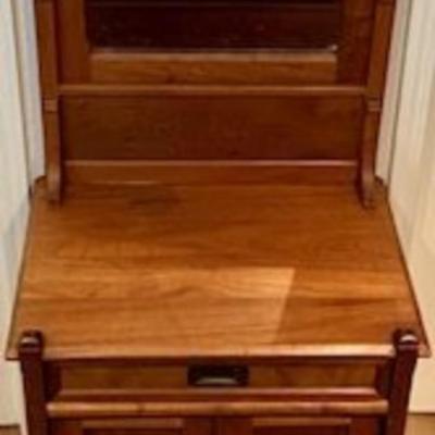 Antique Victorian Washstand With Mirror