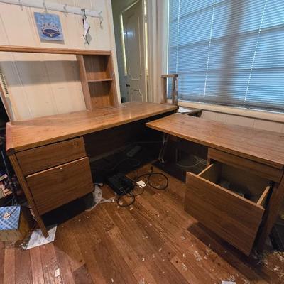 Computer desk
