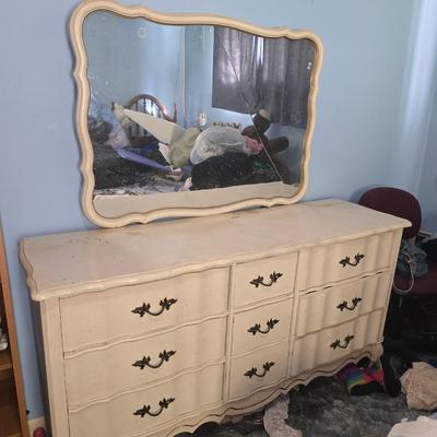 Dresser