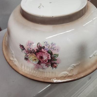 Bowl and pitcher set