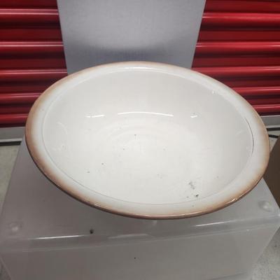 Bowl and pitcher set