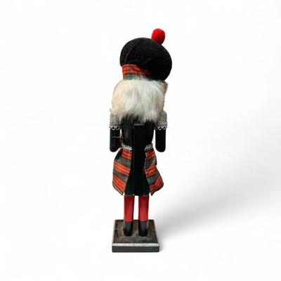 Sale Photo Thumbnail #894: Scottish Bagpipe Player Nutcracker
Approximately 16" Tall