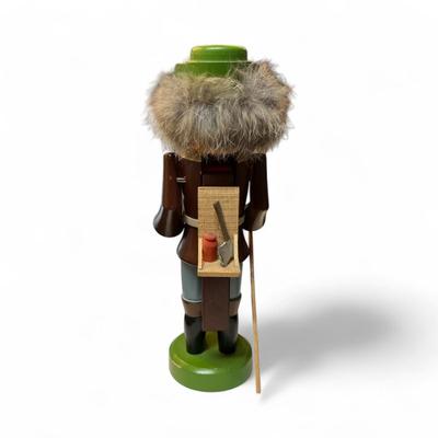 Sale Photo Thumbnail #897: Lesler Nutcracker
Approximately 10"