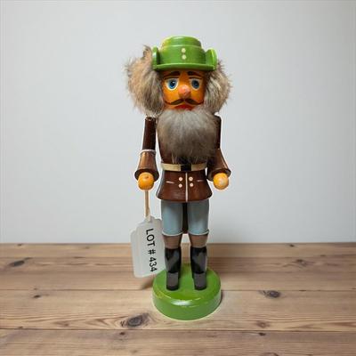 Sale Photo Thumbnail #896: Lesler Nutcracker
Approximately 10"