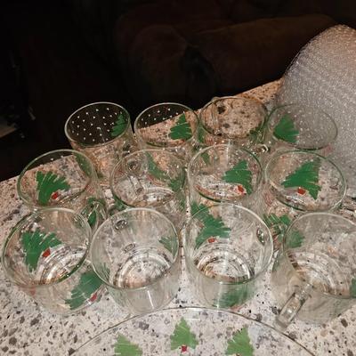 Sale Photo Thumbnail #350: 1988 Dayton Christmas Tree Glassware Made in France | 8" Plate & Mug Set

12 Mugs, Over 18 Snack Plates, and 1 Serving Dish

Highly sought after especially in this large of a set