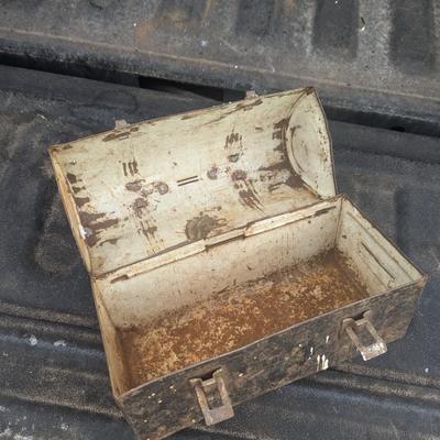 vintage metal lunch box