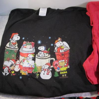 2 t-shirts & 1 pair Christmas leggings