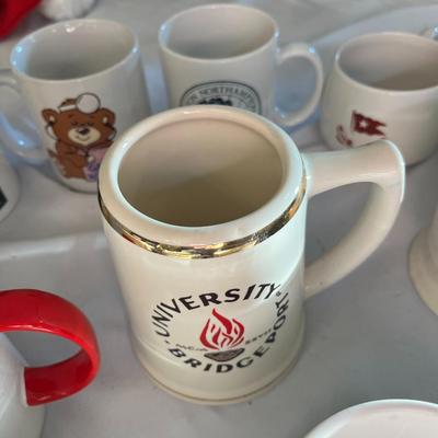 Sale Photo Thumbnail #1121: Box Lot of 16 Assorted Coffee Mugs