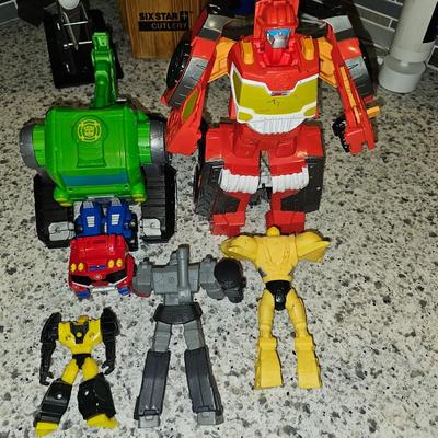 Sale Photo Thumbnail #408: Vintage toy transformers lot
