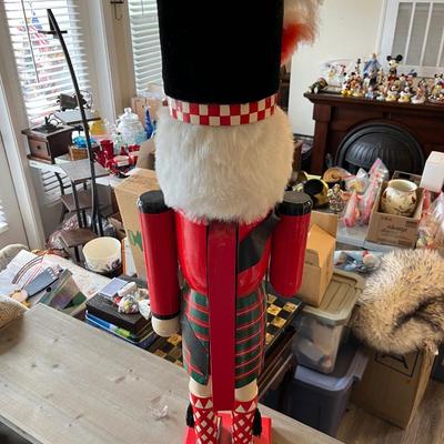 Sale Photo Thumbnail #1178: Scottish Nutcracker    Has minor damage  see photos
Approximately 42" Tall