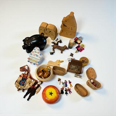 Sale Photo Thumbnail #1199: A Lot of Small Toys, Puzzles and More