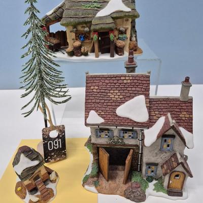 Sale Photo Thumbnail #138: Lighted buildings, includes poultry roost..
All items are Dept. 56 w/original boxes.