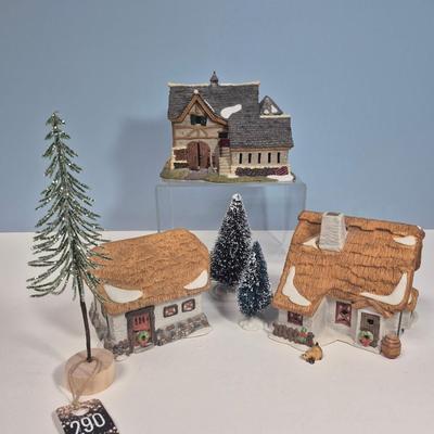 Sale Photo Thumbnail #158: 2 houses and a barn
Dept. 56 
good condition with box