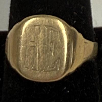 Vintage Gentlemen's 10K gold Signet Ring Monogramed with "HE"