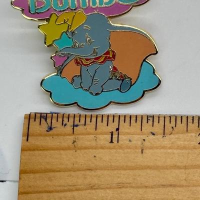 Baby Dumbo Flying Elephant Disney Trading Pin DUMBO pink cloud Cast Member exclusive