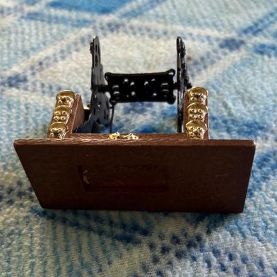 Mini Sewing Machine
