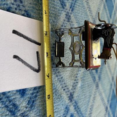 Sewing Machine Ornament