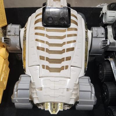 Sale Photo Thumbnail #333: Bandai Power Rangers Zeo Pyramidas Megazord Pyramid Carrier Zord Carrier Zord,  Mighty Morphin Power Rangers 1997 Power Rangers Artillatron Transportation Carrier plus others. All in great condition