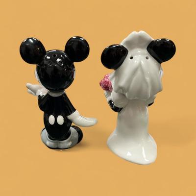 Sale Photo Thumbnail #1337: Disney Mickey and Minnie Wedding Salt and Pepper Shaker Set
Approximately 3.5" tall