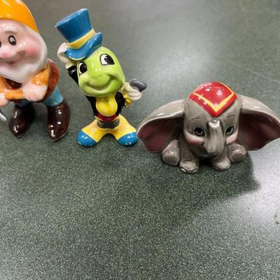 Sale Photo Thumbnail #1346: Disney Figurines Lot of 12