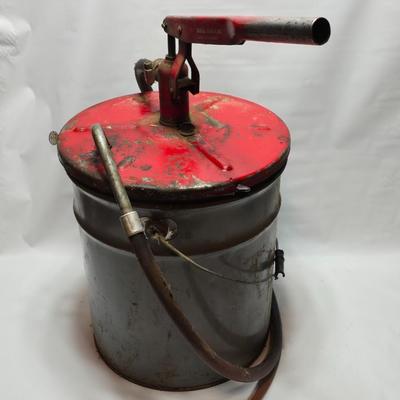 Metal 35lb grease keg with pump