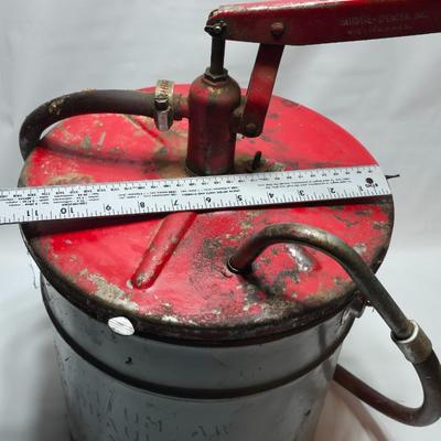Metal 35lb grease keg with pump
