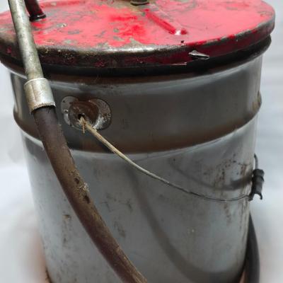 Metal 35lb grease keg with pump