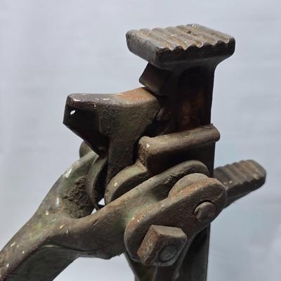 Vintage Heavy Duty Tractor jack and a vintage screw Jack - Great pieces of yesterday!!