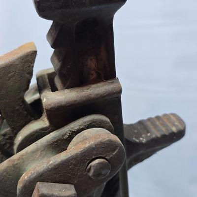 Vintage Heavy Duty Tractor jack and a vintage screw Jack - Great pieces of yesterday!!