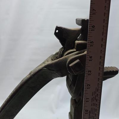 Vintage Heavy Duty Tractor jack and a vintage screw Jack - Great pieces of yesterday!!