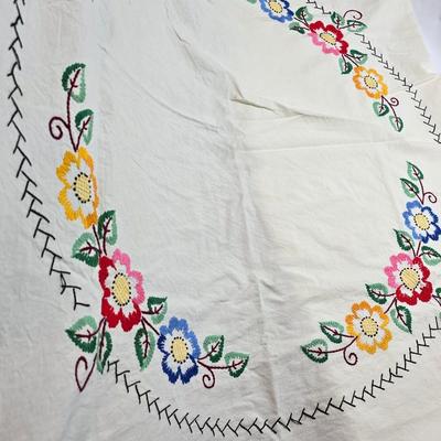 Beautiful round vintage Embroidered tablecloth - and dishtowels